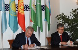 Signing of Memorandum of Understanding between the UN and IFAS, Ashgabat, 3 March 2010
